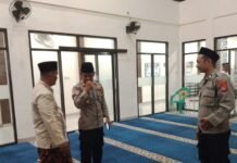 Program Polisi Bersama Masyarakat, Kapolsek Ciawigebang Dekatkan Diri dengan Warga Melalui Subuh Keliling di Masjid Baiturrahman Desa Ciputat