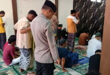 Kapolsek Ciawigebang Laksanakan Jumling di Masjid Baiturrahman Desa Ciputat, Wujudkan Polisi Bersama Masyarakat