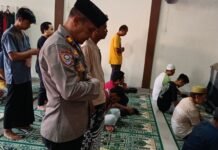 Wujud Polisi Bersama Masyarakat, Kapolsek Ciawigebang Gelar Jumling di Masjid Baiturrahman Desa Ciputat