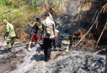 Gerak Cepat Polsek Ciawigebang Bersama TNI dan Warga Tangani Kebakaran Lahan di Desa Kadurama