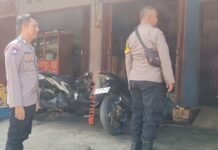 BHABINKAMTIBMAS DESA WINDUJANTEN LAKSANAKAN SAMBANG DESA DOOR TO DOOR