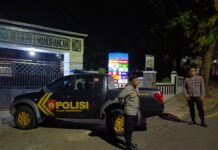 Gelar Patroli KRYD Malam Hari, Ka SPKT 2 Polsek Mandirancan Aiptu Juro Jauhari, S.H. Imbau Penjaga Sekolah Waspada Pembobolan