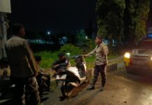 Menyambangi Remaja yang Nongkrong Malam, Ka SPKT 2 Polsek Mandirancan Aiptu Juro Jauhari, S.H. Gelar Patroli KRYD Ajak Jaga Kamtibmas