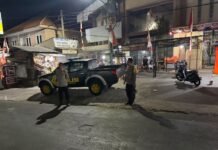 Ka SPKT 3 Aiptu Ajat Sudrajat Pimpin Patroli KRYD Malam Polsek Mandirancan, Menyisir Pasar Pancur Desa Sukasari Demi Mencegah C3, Geng Motor, Hingga Knalpot Bising