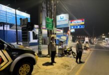 Sambut Malam dengan Kesiapsiagaan, Ka SPKT 3 Aiptu Ajat Sudrajat Gelar Patroli KRYD Malam Polsek Mandirancan di Simpang 3 Fajar Berikan Rasa Aman