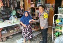 SAMBANG DESA DEKATKAN POLSEK KADUGEDE DAN WARGA