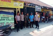 SAMBANG DESA POLSEK KADUGEDE AJAK WARGA WUJUDKAN SITUASI KAMTIBMAS DI LINGKUNGAN NYA