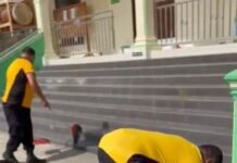 Sambut Hari Jum’at Penuh Berkah, Kapolsek Mandirancan Bersama Warga Mandirancan Gelar Aksi Korve Bersih-bersih Masjid Al Barokah