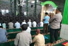 Sentuhan Agamis Polsek Mandirancan: Kapolsek IPTU Iid Nurdin, S.H., Sosialisasi Cegah Curanmor dan Bencana Kemarau di Masjid As Salam