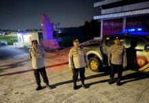 Sentuhan Presisi Polsek Mandirancan: Kapolsek IPTU Iid Nurdin, S.H., Pimpin Patroli KRYD Malam Sambangi Perbatasan Cirea