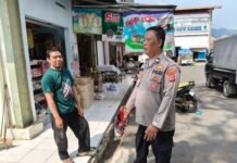 SAMBANG DESA BHABINKAMTIBMAS POLSEK KADUGEDE AJAK WARGA WUJUDKAN SITUASI AMAN