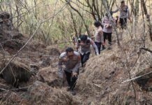 Turun Langsung Menembus Kepulan Asap, Kapolres Kuningan Pimpin Pemadaman Karhutla di Gunung Ciremai