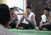 Sinergi Polri dan Masyarakat, Kapolres Kuningan Pimpin Salat Subuh Keliling di Masjid Jami Al-Falah Cijoho