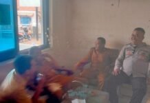 Bhabinkamtibmas Polsek Kramatmulya Melaksanakan Patroli Dialogis antisipasi terjadinya Gangguan Kamtibmas dan tindak kriminalitas Sambangi Perangkat Desa Ragawacana
