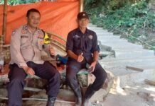 Jaga Kondusivitas Wilayah, Bhabinkamtibmas Intensifkan Sambang Tokoh Masyarakat di Pos Pantau