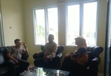 Pererat Kemitraan di Tingkat Desa, Bhabinkamtibmas Desa Pajambon Sambangi Kepala Desa Guna Jaga Kondusifitas Kamtibmas