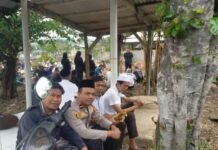 Kapolsek Kramatmulya beserta Anggota Melaksanakan Takjiah ke Almarhum AKP (Purn) Nono Suryono Desa Kalapagunung