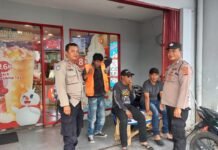 Sambangi Pusat Keramaian, Aiptu Yanto Suryanto Gelar Patroli Dialogis Jaga Kondusivitas Wilayah